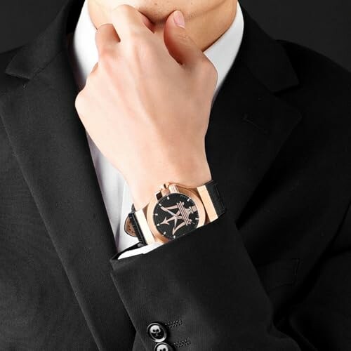 Homme portant une montre élégante