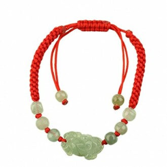 Bracelet en jade avec cordon rouge