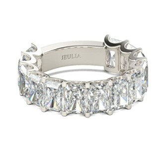 Bague en argent avec pierres précieuses