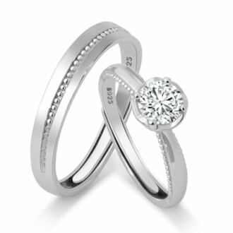 Deux bagues en argent avec diamant.