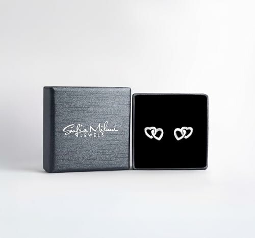 Boucles d'oreilles en forme de cœur dans une boîte.